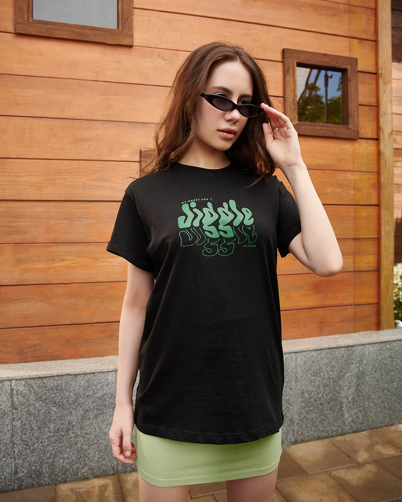 بيواكوف Women's Black Money Don't Jiggle Graphic Printed Boyfriend T-shirt